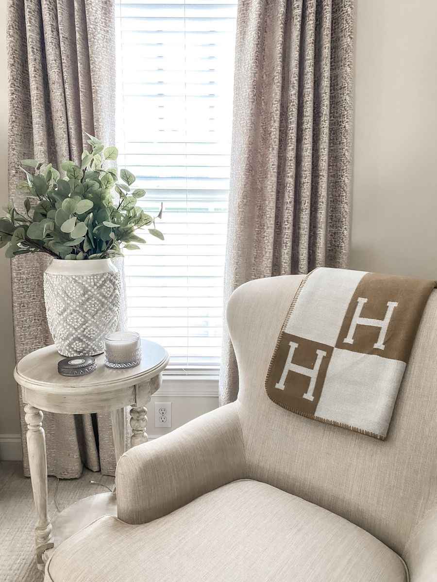 Chic Sofa Protector for Living Room and Bedroom