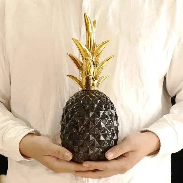 LumiPine - Elegant Gold Pineapple Home Accent