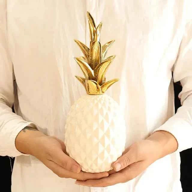 LumiPine - Elegant Gold Pineapple Home Accent
