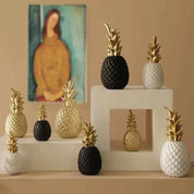 LumiPine - Elegant Gold Pineapple Home Accent